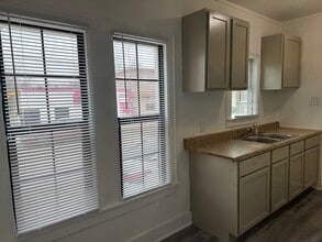 2202 Cincinnati Ave, Unit 2202 in San Antonio, TX - Foto de edificio - Building Photo