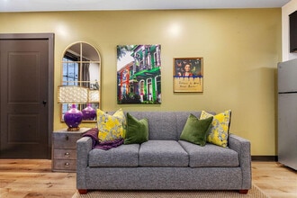 611 Commerce St in New Orleans, LA - Foto de edificio - Building Photo