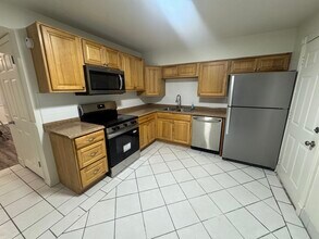 459 N 400 E, Unit 8B in Bountiful, UT - Foto de edificio - Building Photo