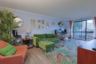 5310 Circle Dr in Sherman Oaks, CA - Building Photo - Building Photo