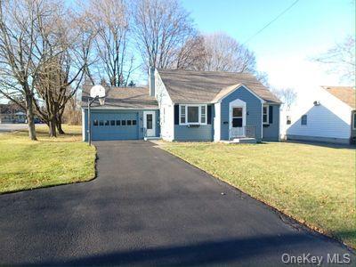 5 Caywood Rd in Arlington, NY - Building Photo