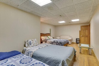 7 Creekside Ln in Barrington, IL - Foto de edificio - Building Photo