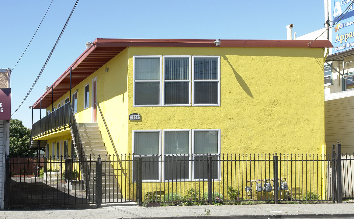 4709 Foothill Blvd in Oakland, CA - Building Photo