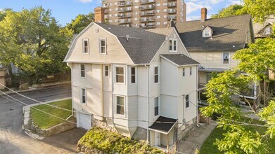 78 Pine St in Waterbury, CT - Building Photo - Building Photo