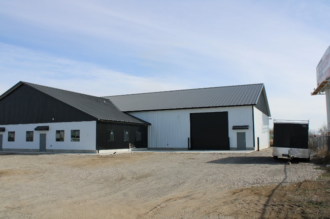 property at 61A W 465 N