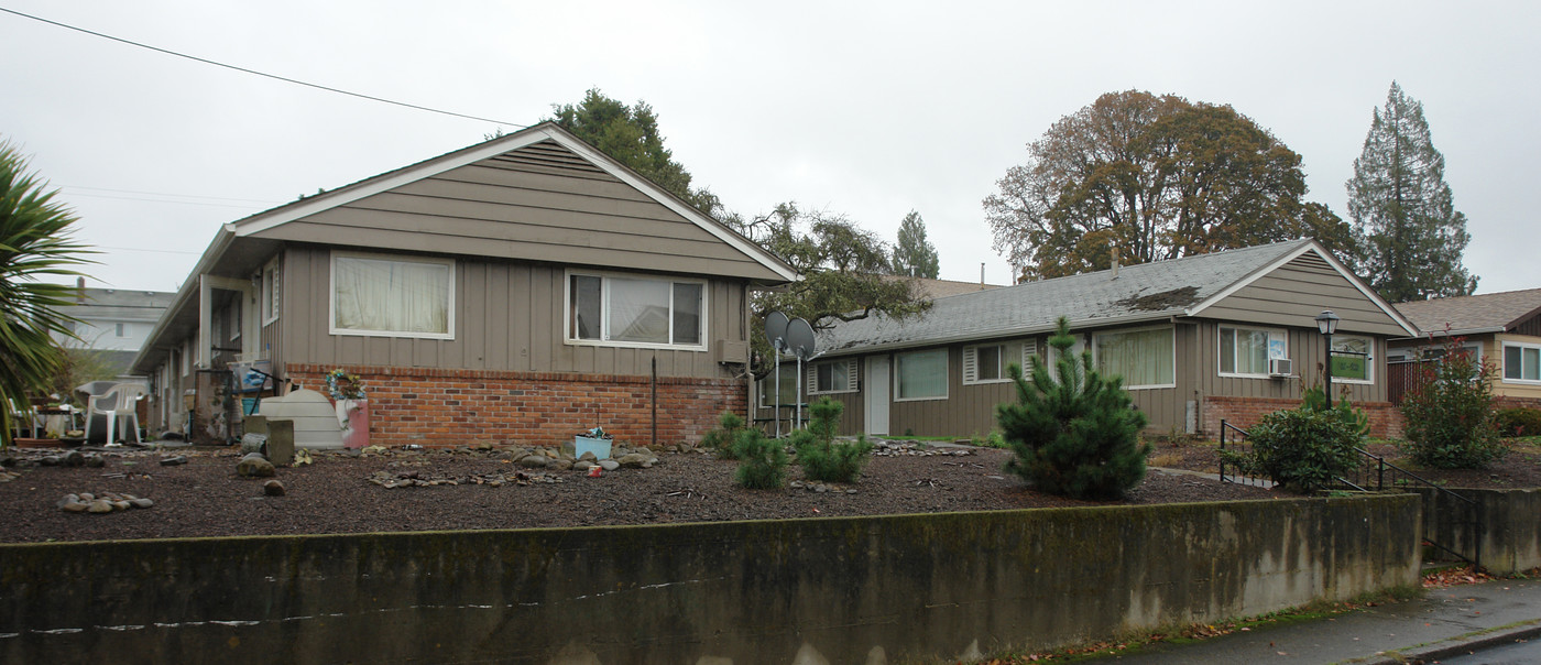 902-920 Fir St S in Salem, OR - Building Photo