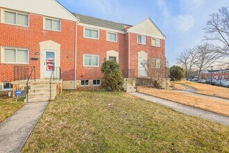 1302 Kenton Rd in Parkville, MD - Foto de edificio - Building Photo