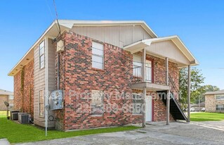 1005 Shilo St in Baker, LA - Building Photo