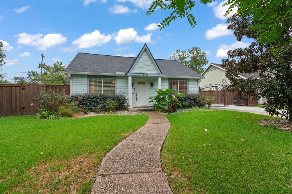 6426 Pinehurst Dr in Houston, TX - Building Photo