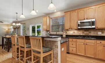 841 Barclay Dr in Bolingbrook, IL - Building Photo - Building Photo