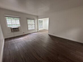 8575 Holloway Dr in West Hollywood, CA - Building Photo - Building Photo