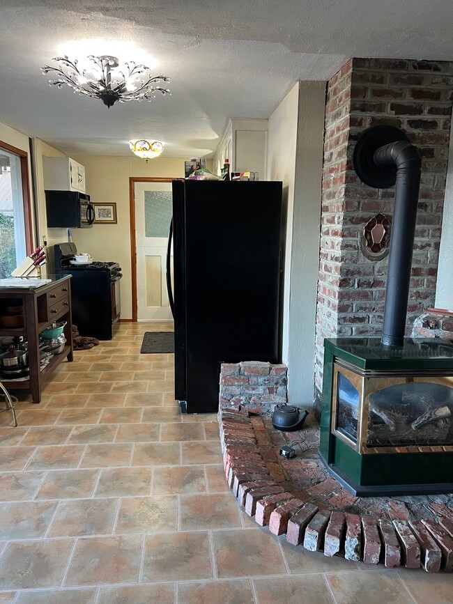 6711 Sunset View Dr in Gig Harbor, WA - Foto de edificio - Building Photo