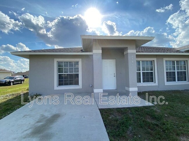 property at 4541 20th St SW