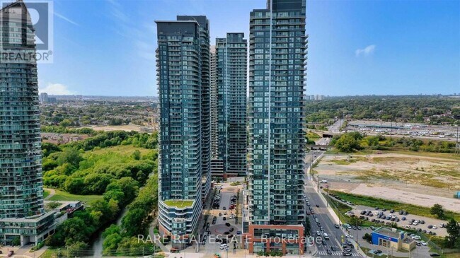 2212-2212 Lake Shore Blvd W