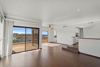 27806 Soller in Mission Viejo, CA - Foto de edificio - Building Photo