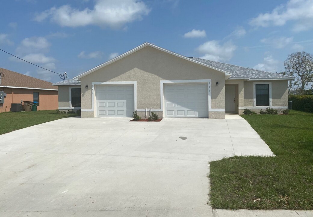 841 Mohawk Pky, Unit 841 in Cape Coral, FL - Building Photo