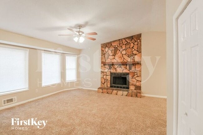 634 Woodsong Ln in Stone Mountain, GA - Foto de edificio - Building Photo