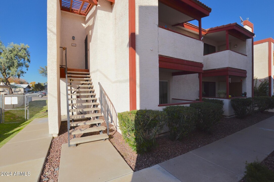 4211 E Palm Ln in Phoenix, AZ - Building Photo