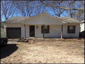 35 Point W Cir in Little Rock, AR - Building Photo