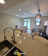 5503 W Oak Wy in Fort Lauderdale, FL - Building Photo - Building Photo