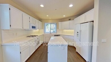 2093 Palmetto Terrace in Fullerton, CA - Building Photo - Building Photo