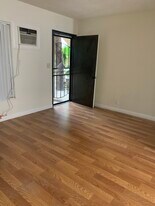 14714 Strathern St, Unit 1 in Panorama City, CA - Building Photo