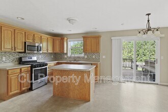 902 Indigo Dr in Savoy, IL - Building Photo - Building Photo