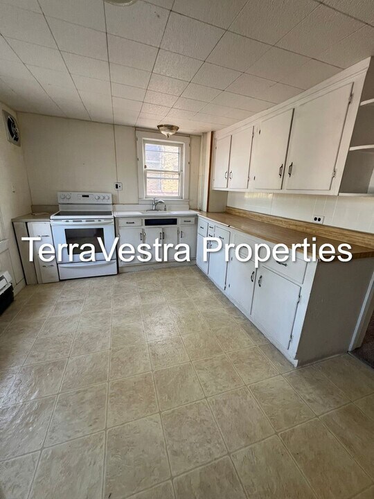 22 S Main St in Woodstown, NJ - Building Photo