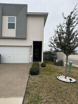9926 Kaspar Dr in Laredo, TX - Building Photo