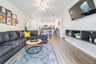 2604 N Highland Ave in Tampa, FL - Building Photo - Building Photo