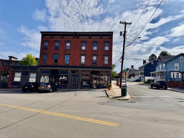 20 E Main St in Beacon, NY - Building Photo