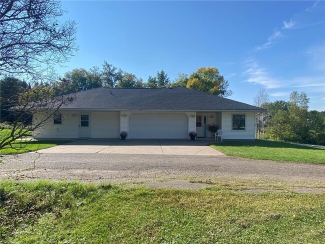 509 Division St in Sandstone, MN - Building Photo - Building Photo