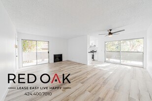 9809 Regent St in Los Angeles, CA - Building Photo