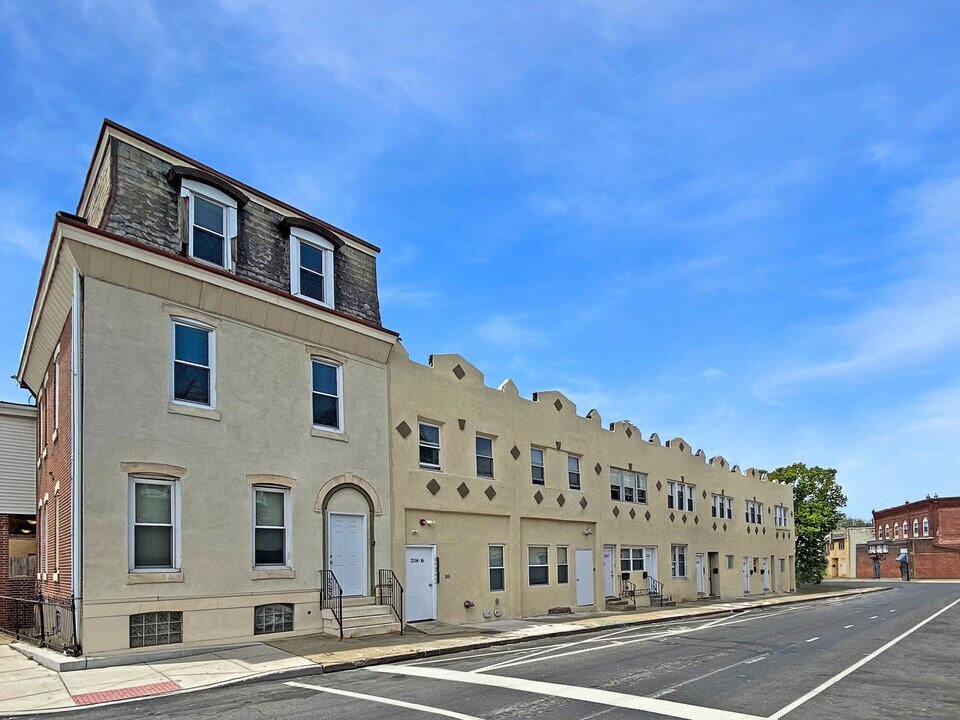 2111 Orthodox St in Philadelphia, PA - Building Photo