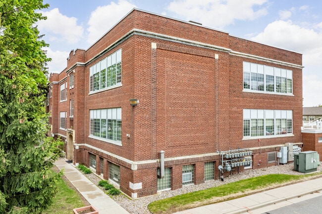Elementary School Apartments in Schofield, WI - Building Photo - Primary Photo
