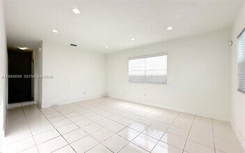 7221 SW 34th Street Rd in Miami, FL - Building Photo - Building Photo