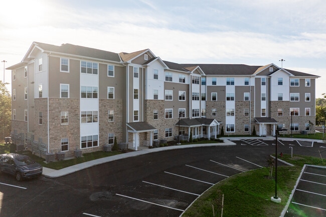 Parkway Loft in Canton, OH - Foto de edificio - Primary Photo