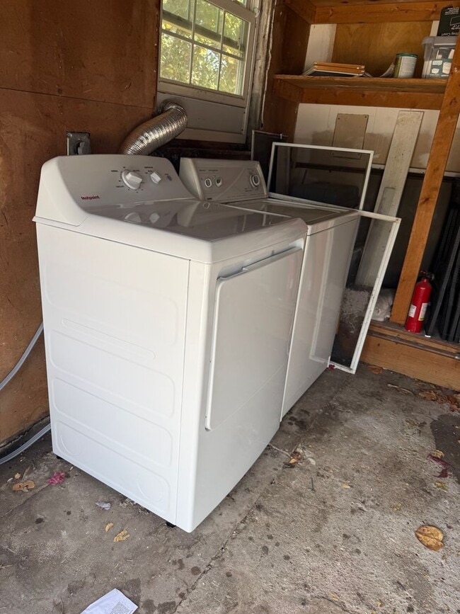 359 Greenbriar Dr in Lake Park, FL - Building Photo - Building Photo