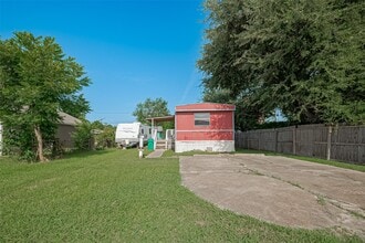 914 Davis St in Pasadena, TX - Building Photo - Building Photo