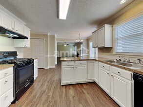 1205 Salem Crossing Rd in Kernersville, NC - Building Photo - Building Photo