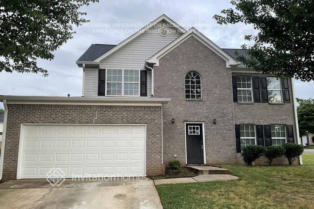 773 Patriot's Point St in Locust Grove, GA - Building Photo