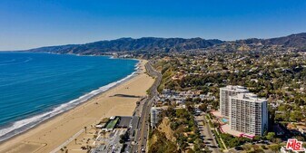 201 Ocean Ave in Santa Monica, CA - Building Photo