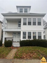 178 Hillside Ave in Pawtucket, RI - Building Photo