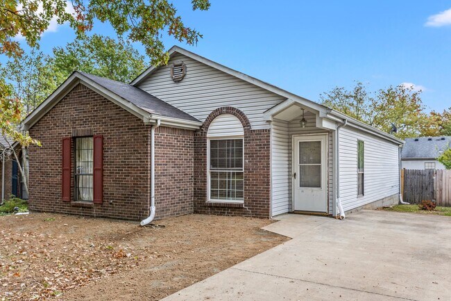 1342 The Kings Ct in Lexington, KY - Building Photo - Building Photo