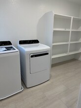 5318 Lake Mary Dr in Sacramento, CA - Building Photo - Building Photo