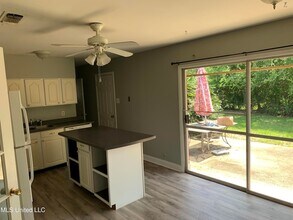 2504 Middlecoff Dr in Gulfport, MS - Foto de edificio - Building Photo