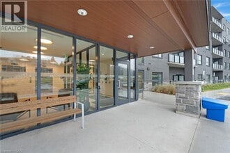 1100 Lackner Pl in Kitchener, ON - Building Photo - Building Photo