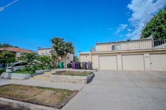 2617-2619 E 17th St in Long Beach, CA - Building Photo - Building Photo