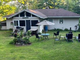 21 Prescott Heights Rd in Hooksett, NH - Building Photo