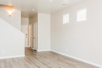 10584 La Campana St in Las Vegas, NV - Building Photo - Building Photo